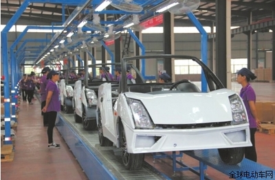 自贡第一款微型电动跑车问世,5块钱可以跑100公里-全球电动车网