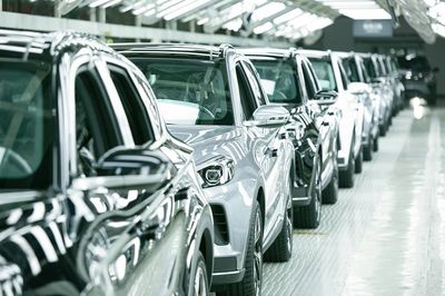 走进北汽蓝谷麦格纳工厂:揭秘高端新能源汽车应有的机械素质